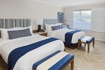 Room (2 Queens - Standard View)