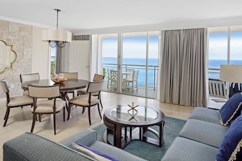 Suite, 1 Bedroom Penthouse (King - Bay Front)