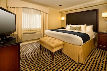 Standard Room, 1 King Bed, Non Smoking, Refrigerator & Microwave