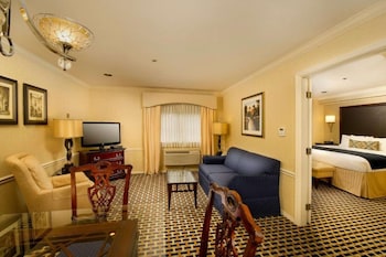 Suite, 1 King Bed, Non Smoking, Jetted Tub