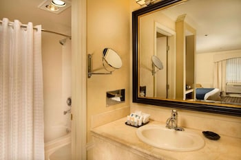Standard Room, 1 King Bed, Non Smoking, Refrigerator & Microwave