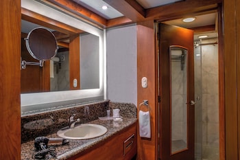 Superior Room, 1 King Bed, City View