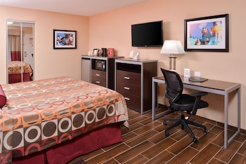 Standard Room, 1 King Bed, Accessible, Bathtub