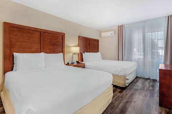 Deluxe Suite, Multiple Beds, Non Smoking