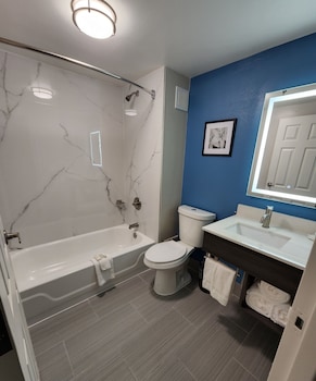 Deluxe Room, 2 Double Beds, Non Smoking