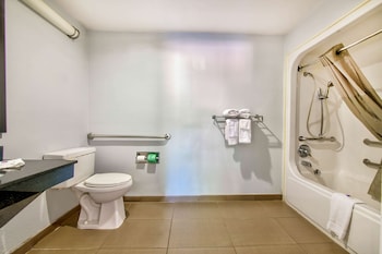 Deluxe Suite, 1 King Bed, Accessible, Non Smoking