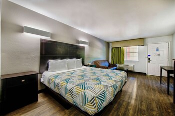 Deluxe Room, 1 King Bed, Accessible, Non Smoking