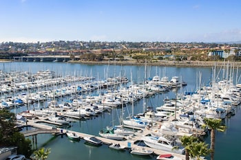 Suite, 1 Bedroom, 1 King Bed, Marina View