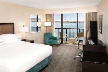 Superior Room, 1 King Bed, Harbor View, High Floor