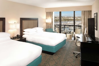 Superior Room, 2 Queen Beds, Marina View, High Floor