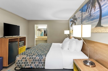 Standard Room, 1 King Bed, Smoking