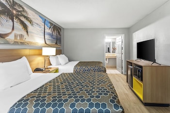 Standard Room, 2 Double Beds, Non Smoking