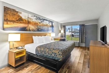Room, 1 King Bed, Accessible, Non Smoking (Accessible Tub)