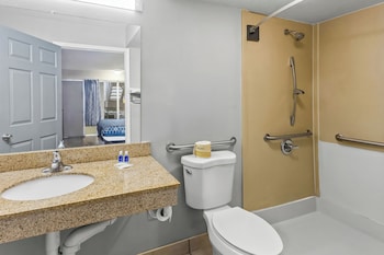 Room, 1 King Bed, Accessible, Non Smoking (Accessible Tub)