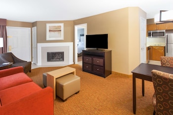Suite, 1 King Bed, Non Smoking, Fireplace