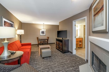 Suite, 1 King Bed, Accessible (Hearing)