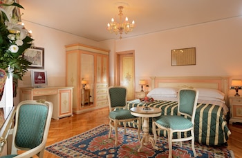 Superior Double or Twin Room, Canal View