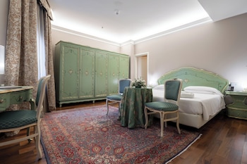 Superior Double or Twin Room, Canal View