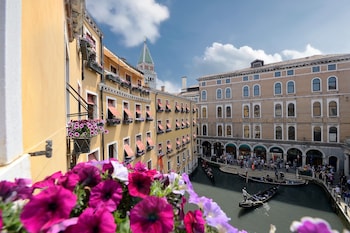 Double or Twin Room, Canal View
