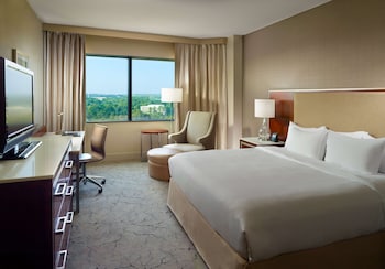 Executive Room, 1 Queen Bed, Accessible, Bathtub