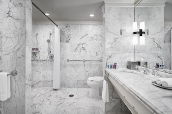 Executive Suite, 1 Bedroom (Mobility Accessible, Roll-In Shower)
