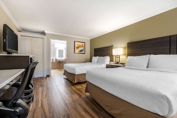 Standard Room, 2 Queen Beds, Non Smoking, Microwave