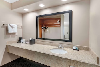 Standard Room, 2 Queen Beds, Non Smoking, Kitchenette