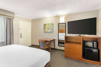 Standard Room, 1 King Bed, Non Smoking, Refrigerator & Microwave