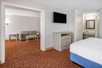 Suite, 1 King Bed, Non Smoking (One-Bedroom Suite)