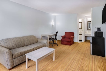 Suite, 2 Double Beds, Non Smoking (One-Bedroom Suite)