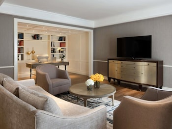 Presidential Suite, Club Access
