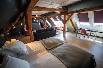 Suite (Top)