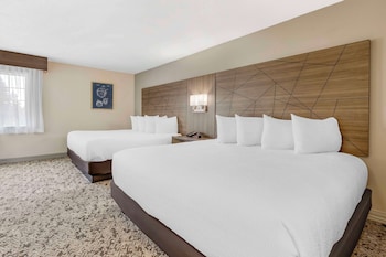 Standard Room, Multiple Beds, Non Smoking, Balcony (Larger Room)