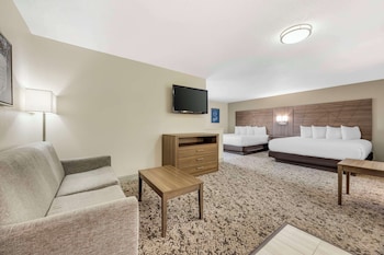 Standard Room, Multiple Beds, Non Smoking, Balcony (Larger Room)