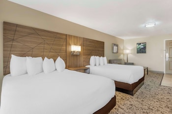 Standard Room, 2 Queen Beds, Non Smoking, Balcony