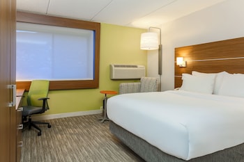 Standard Room, 1 Queen Bed (Accessible Tub)