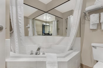 Standard Room, 1 King Bed, Non Smoking, Jetted Tub
