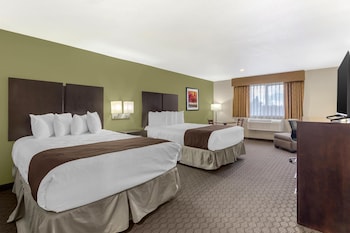 Standard Room, 2 Queen Beds, Non Smoking, Jetted Tub