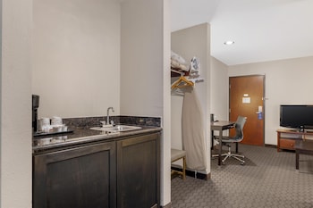 Suite, 1 King Bed, Non Smoking, Kitchen (with Sofabed, Full Kitchen)
