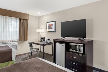 Standard Room, 2 Queen Beds, Non Smoking, Jetted Tub