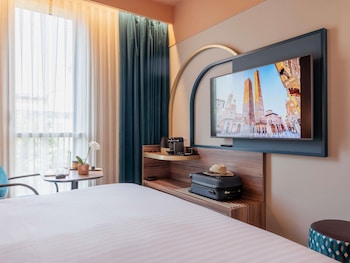 Superior Single Room (French bed)