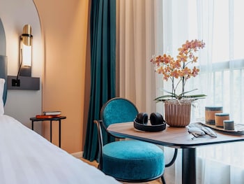 Superior Single Room (French bed)