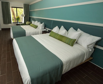 Standard Room, 2 Queen Beds
