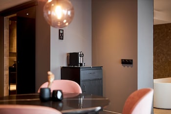 Luxury Suite
