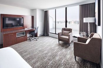 Suite, 1 King Bed, Non Smoking