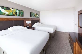 Suite, 2 Queen Beds, Non Smoking