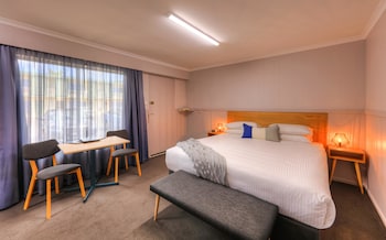Standard Room, 1 Queen Bed, Non Smoking