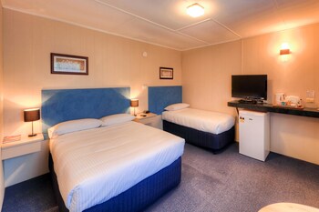 Standard Room, Multiple Beds, Non Smoking
