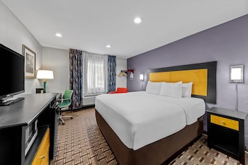 Suite, 1 King Bed, Non Smoking