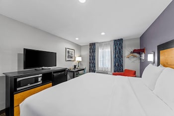 Suite, 1 King Bed, Non Smoking